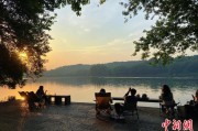临沧“移动卧室”重塑旅行方式 “Z世代”爱上车轮上的家